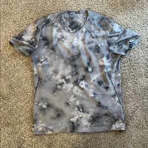 Lululemon Men's Tie-Dye Shirt - Gray